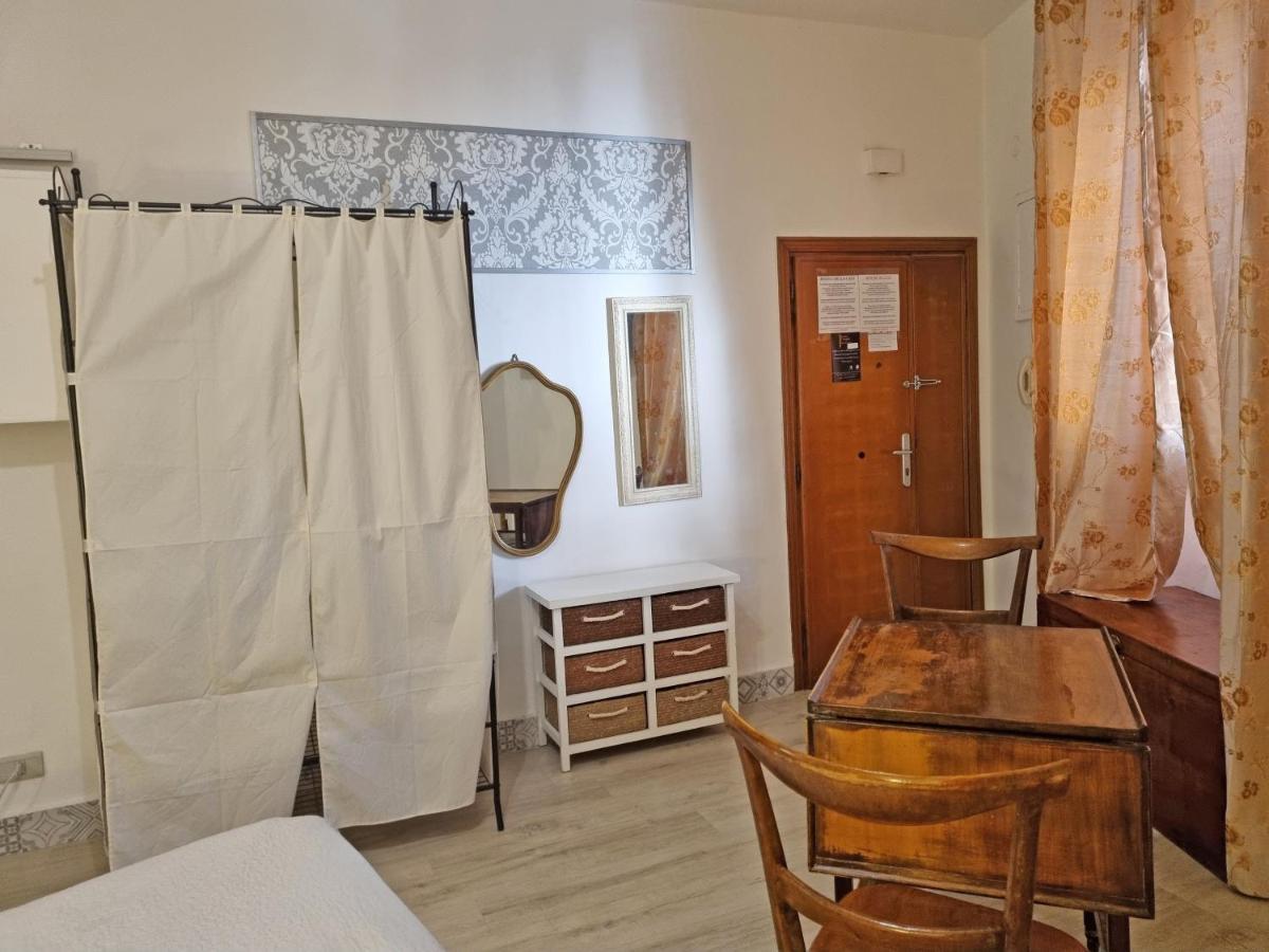 Casa Le Coccole Lägenhet Livorno Exteriör bild