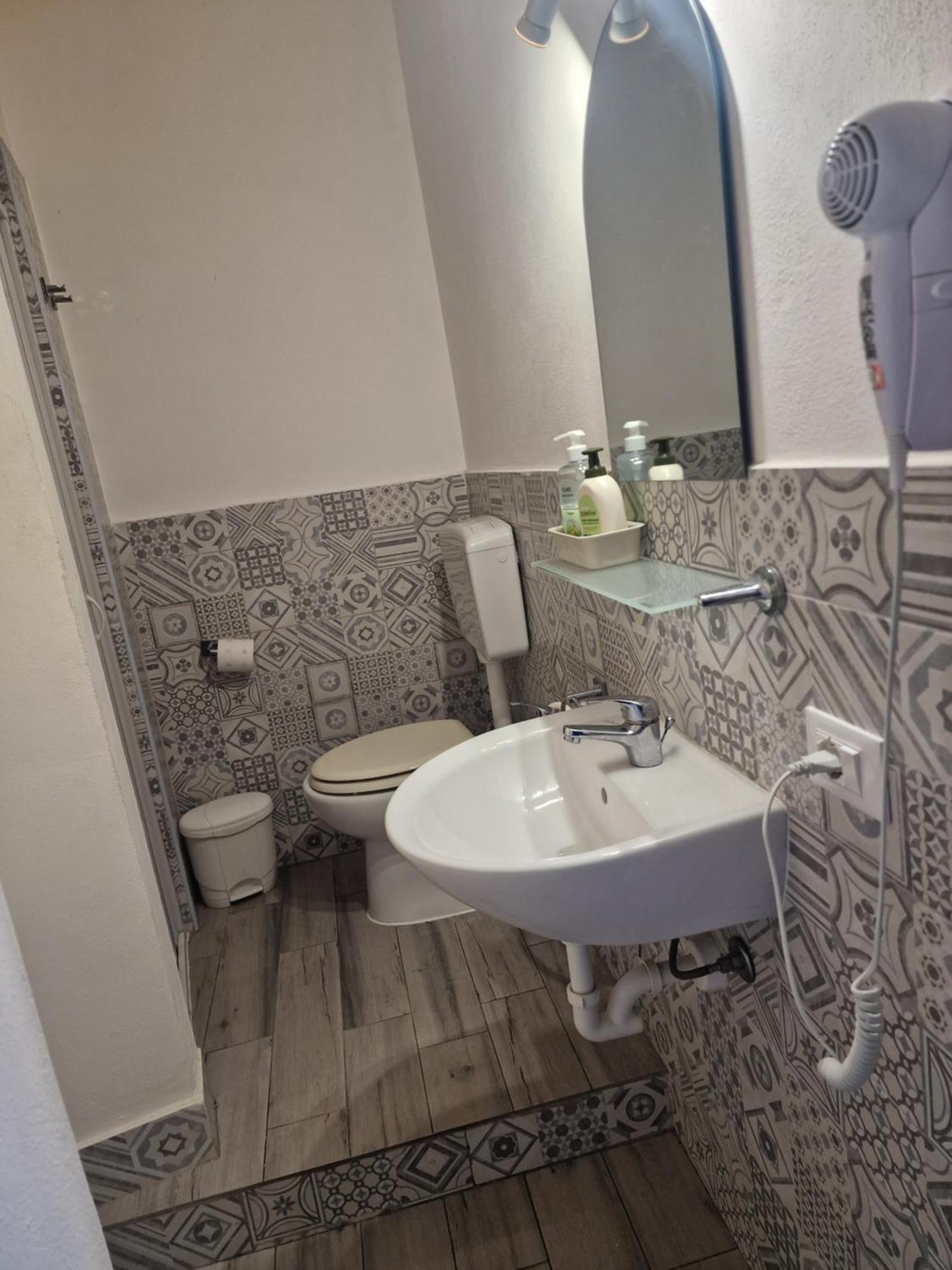 Casa Le Coccole Lägenhet Livorno Exteriör bild